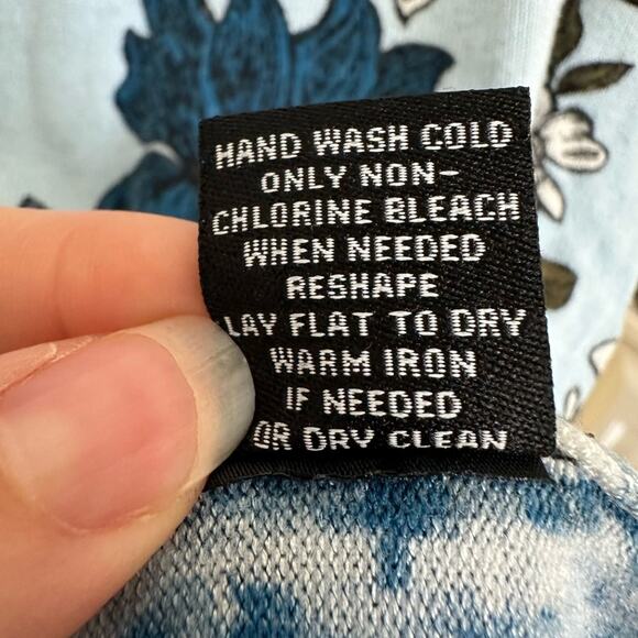 Premise Floral Short Sleeve Knit Top Sweater in Light Blue M EUC - Picture 5 of 6